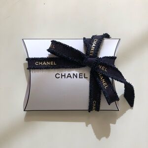 CHANEL Gift Foldable Makeup Beauty Cosmetics Box Black White Designer w/Ribbon